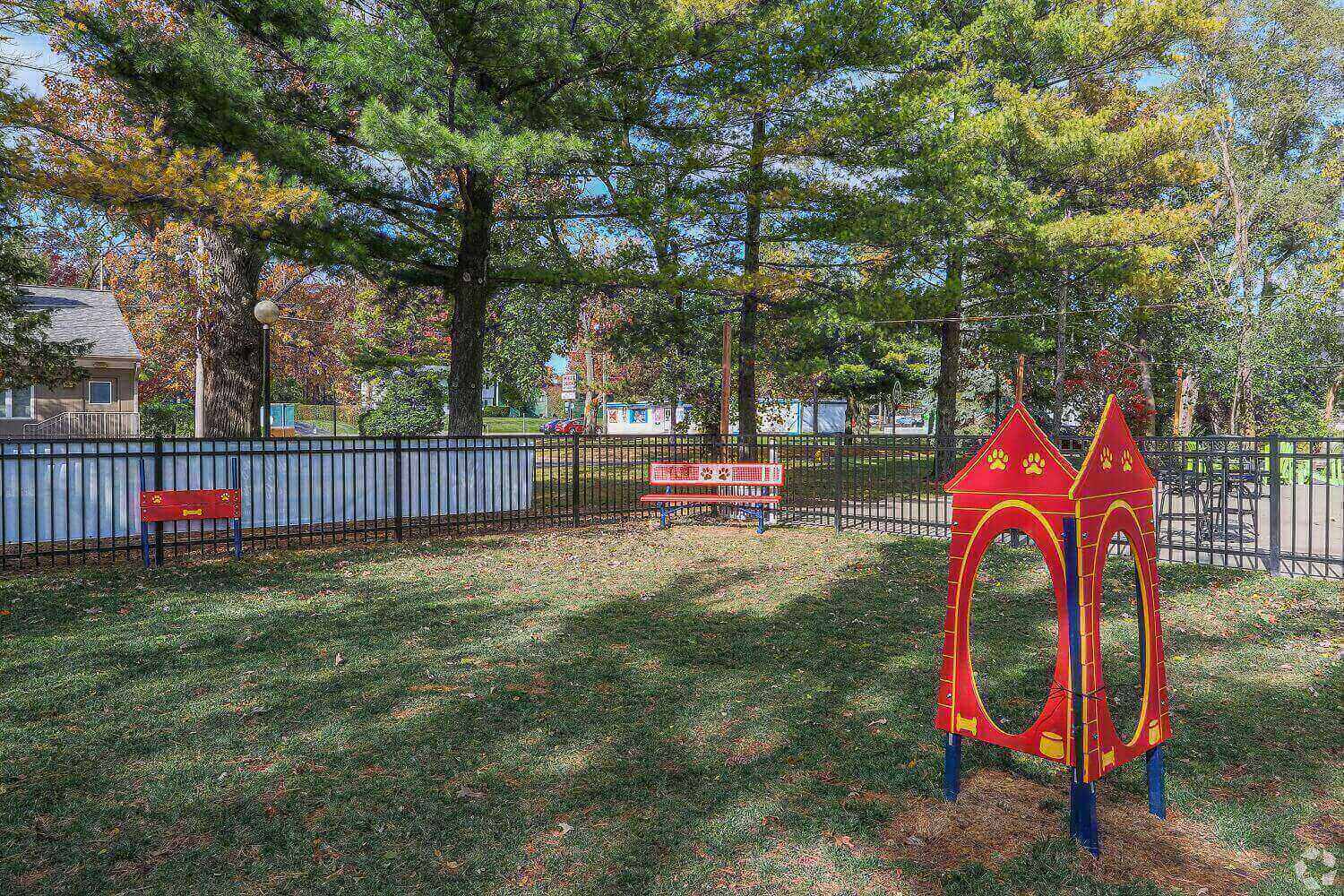 Brittany Square Apartments in Grayslake, IL